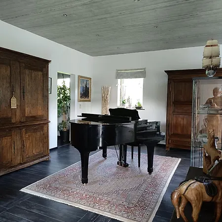 Aupres De Mon Arbre Gros-Fays